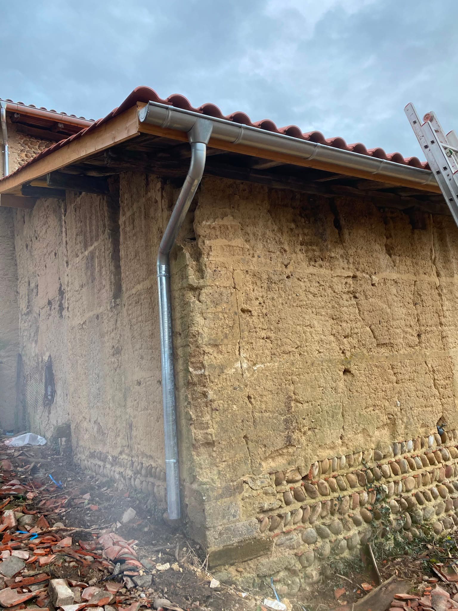 Remplacement de gouttières zinc & habillage sous-face - Écully (69130)